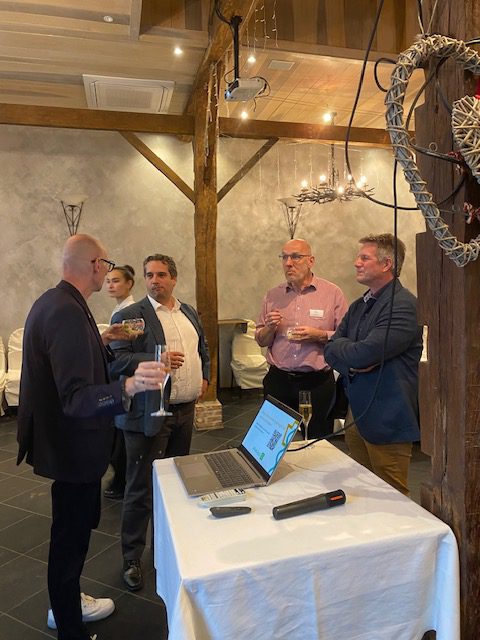 Netwerken voor de start van de keynote